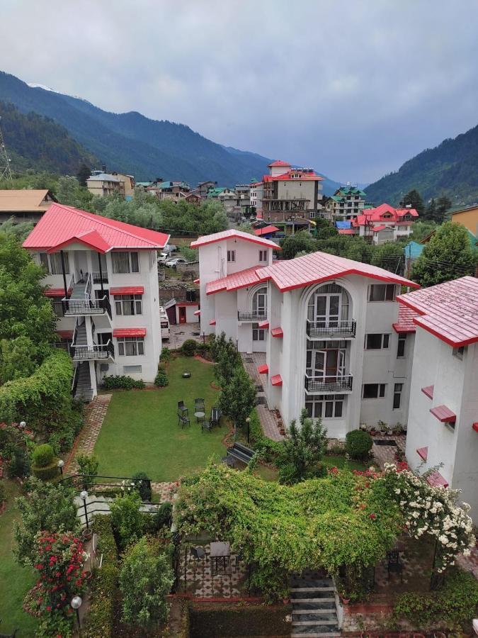 De Vivendi Resorts, Manali With 35000 Sqft Open Lawn, Manali