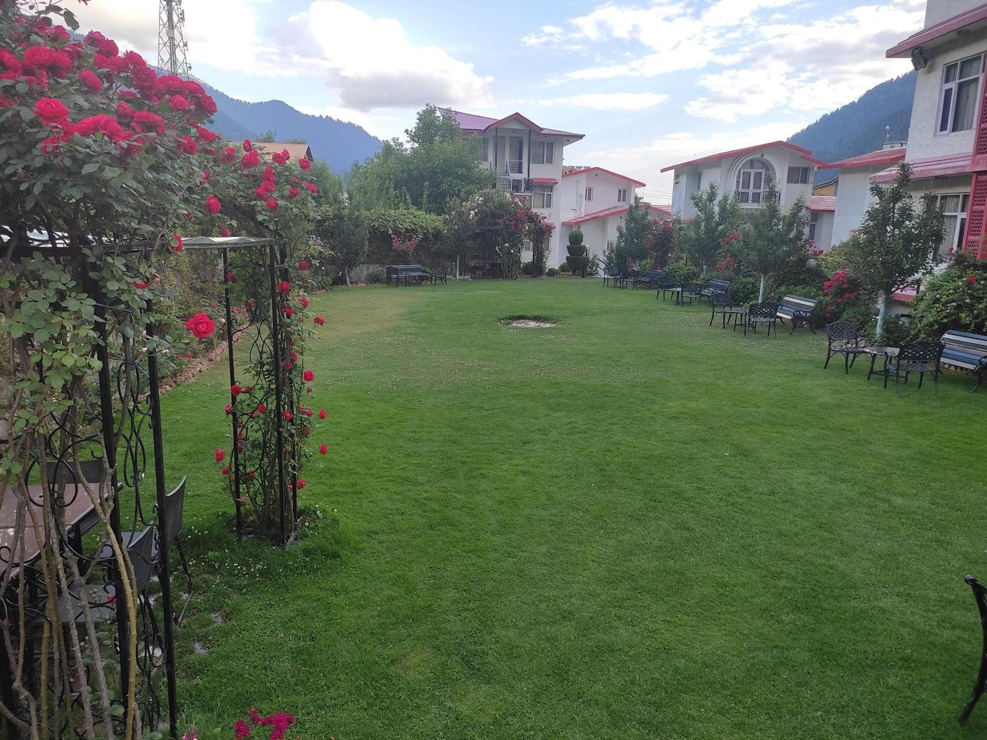 De Vivendi Resorts, Manali With 35000 Sqft Open Lawn — Photos 3